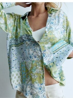 Zara button front blouse bright flowy & fun! Green & Blue buttons sz M